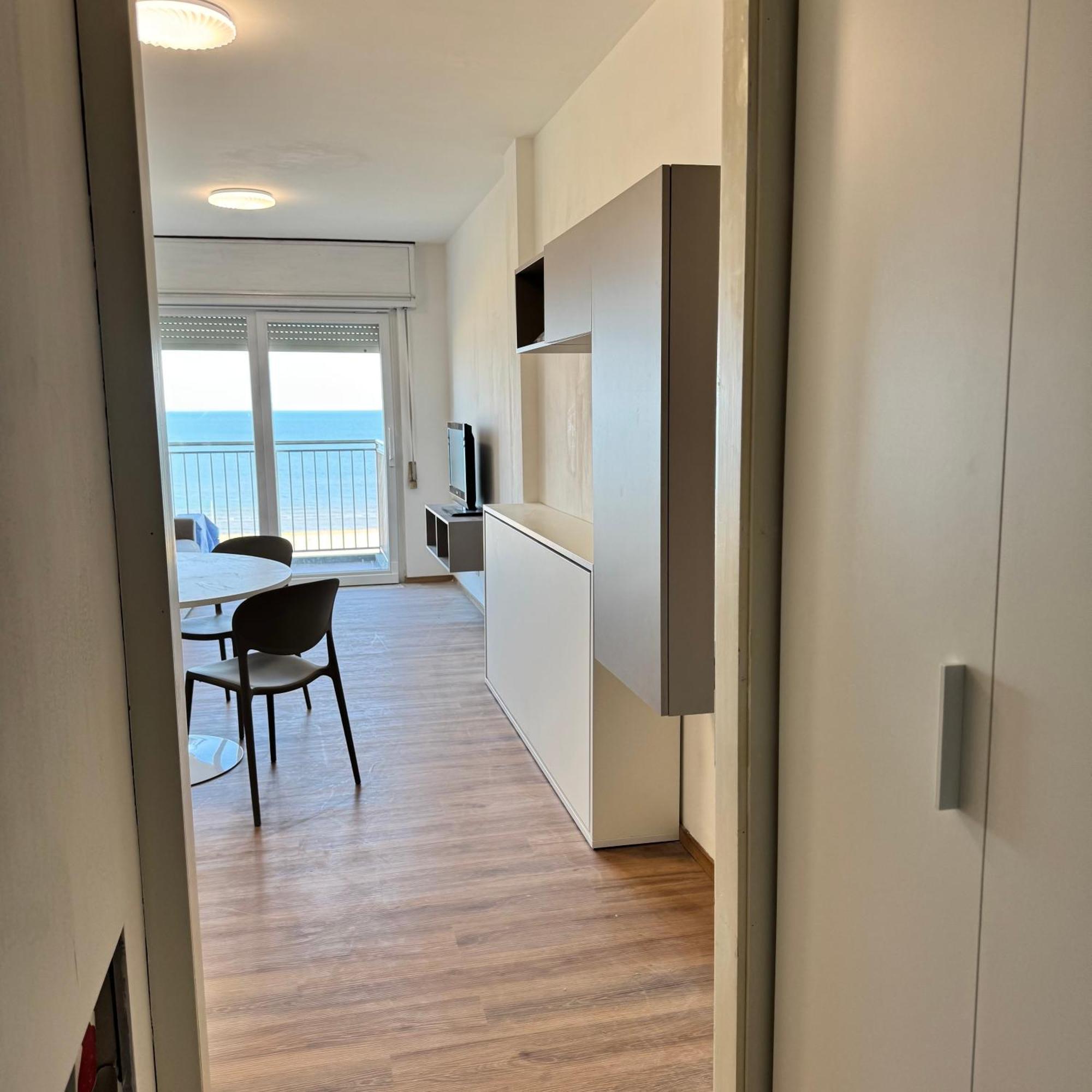 Seaview Deluxe Apartment *